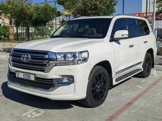 2017 Toyota Land Cruiser in Dubai used car