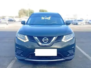 2015 Nissan XTrail في Dubai سيارة مستعملة