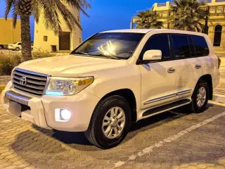 2013 Toyota Land Cruiser in Sharjah used car
