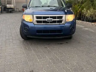 2008 Ford Escape في Sharjah سيارة مستعملة