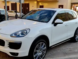 2015 Porsche Cayenne in Dubai used car