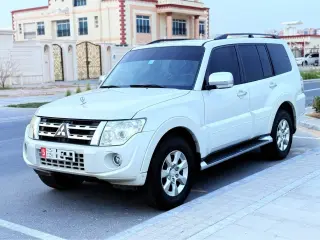 2013 Mitsubishi Pajero in Abu Dhabi used car