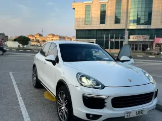 2016 Porsche Cayenne in Sharjah used car