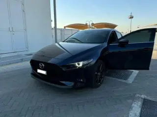 2023 Mazda 3 في Dubai سيارة مستعملة