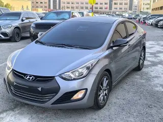 2012 Hyundai Avante في Dubai سيارة مستعملة