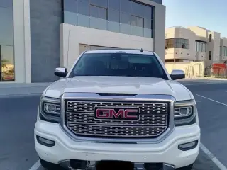 2017 GMC Sierra في Al Ain سيارة مستعملة