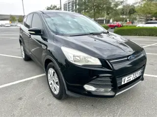 2016 Ford Escape في Dubai سيارة مستعملة