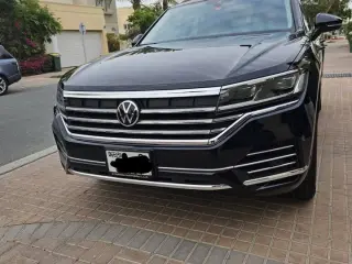 2022 Volkswagen Touareg في Dubai سيارة مستعملة
