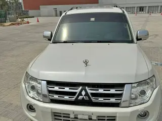 2014 Mitsubishi Pajero in Dubai used car