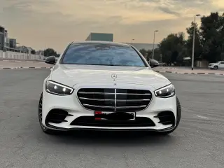 2022 Mercedes-Benz S-Class في Abu Dhabi سيارة مستعملة