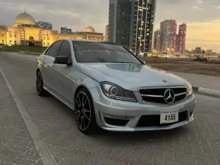 2013 Mercedes-Benz C-Class في Sharjah سيارة مستعملة