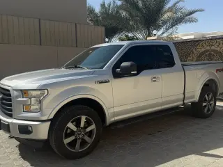 2015 Ford F150 في Abu Dhabi سيارة مستعملة