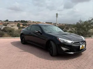 2016 Hyundai Genesis في Dubai سيارة مستعملة