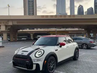 2022 Mini Four-door في Dubai سيارة مستعملة