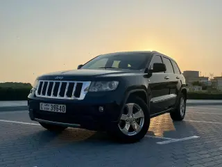 2011 Jeep Grand Cherokee في Dubai سيارة مستعملة