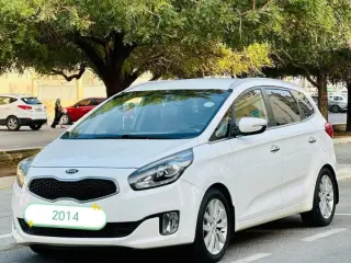 2014 Kia Carens في Sharjah سيارة مستعملة