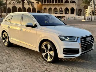 2016 Audi Q7 في Dubai سيارة مستعملة