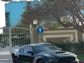 2014 Ford Mustang في Dubai سيارة مستعملة