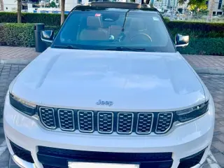 2021 Jeep Grand Cherokee في Dubai سيارة مستعملة