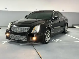 2013 Cadillac CTS in Dubai used car