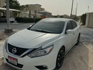 2017 Nissan Altima في Abu Dhabi سيارة مستعملة