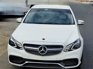 2013 Mercedes-Benz E-Class في Dubai سيارة مستعملة