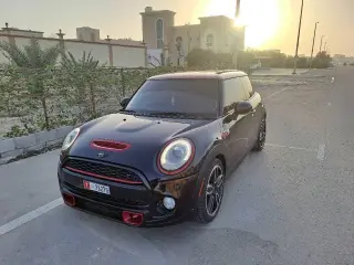 2015 Mini Countryman في Abu Dhabi سيارة مستعملة