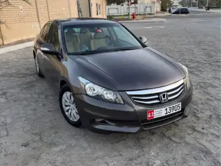 2011 Honda Accord في Abu Dhabi سيارة مستعملة