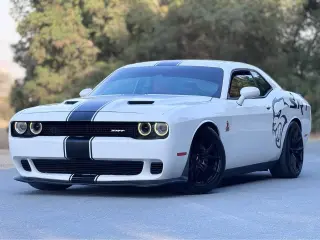 2015 Dodge Challenger in Sharjah used car
