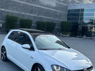 2016 Volkswagen Golf in Dubai used car