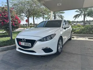 2016 Mazda 3 في Abu Dhabi سيارة مستعملة