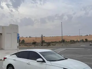 2023 Nissan Altima in Dubai used car