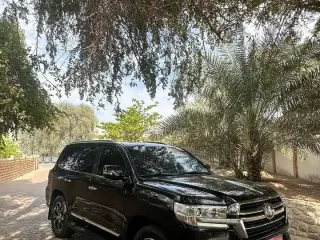 2019 Toyota Land Cruiser in Sharjah used car