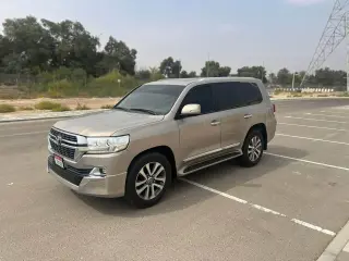 2010 Toyota Land Cruiser in Ajman used car