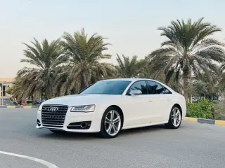2015 Audi S8 في Abu Dhabi سيارة مستعملة