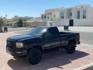 2018 GMC Sierra في Dubai سيارة مستعملة