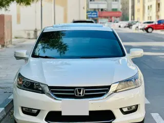 2014 Honda Accord في Sharjah سيارة مستعملة