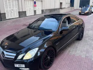 2010 Mercedes-Benz E-Class في Dubai سيارة مستعملة