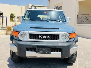 2019 Toyota FJ Cruiser في Dubai سيارة مستعملة