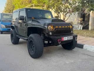 2015 Jeep Wrangler في Abu Dhabi سيارة مستعملة