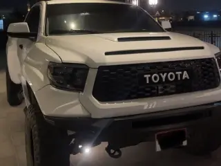 2008 Toyota Tundra في Dubai سيارة مستعملة