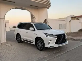 2021 Lexus LX 570 في Dubai سيارة مستعملة