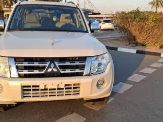 2012 Mitsubishi Pajero in Dubai used car