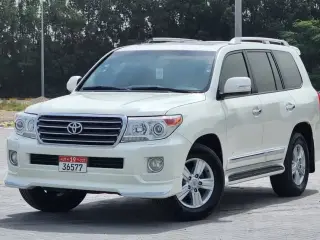 2015 Toyota Land Cruiser in Dubai used car