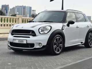 2015 Mini Countryman in Sharjah used car