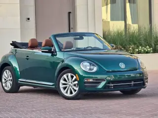 2017 Volkswagen Beetle في Dubai سيارة مستعملة