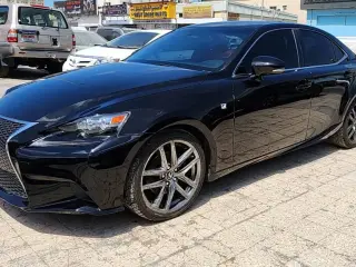2015 Lexus IS in Dubai used car