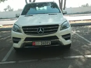 2013 Mercedes-Benz ML في Abu Dhabi سيارة مستعملة