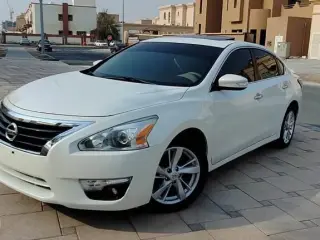 2014 Nissan Altima في Abu Dhabi سيارة مستعملة