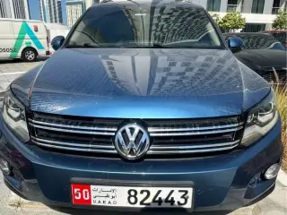 2016 Volkswagen Tiguan في Abu Dhabi سيارة مستعملة